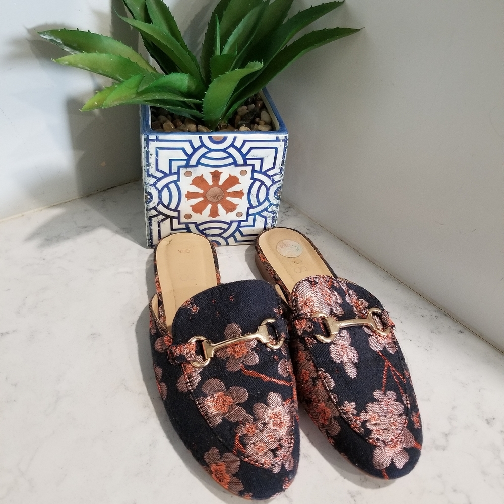 👡 PRINTED MULES